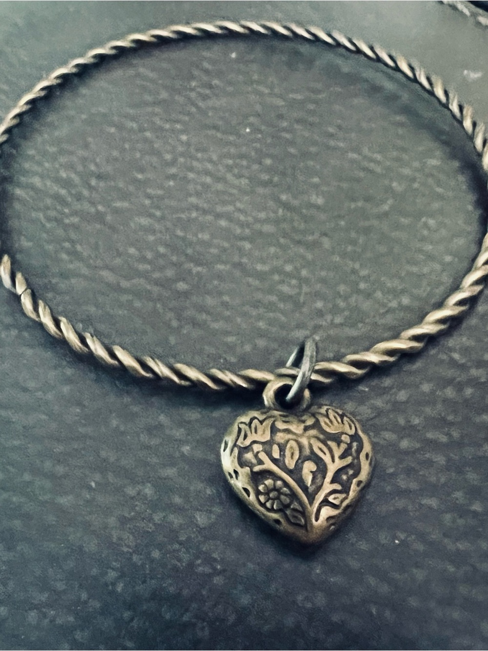 Elegant Heart Charm Twisted Bangle Bracelet - Silver Tone